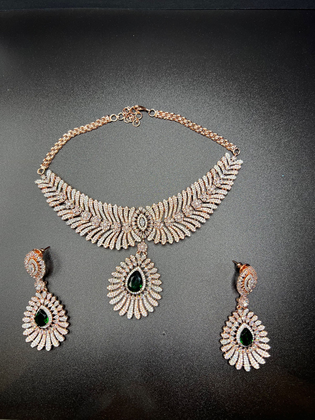 Rose Gold & Emerald Green  jewellery set with earrings 