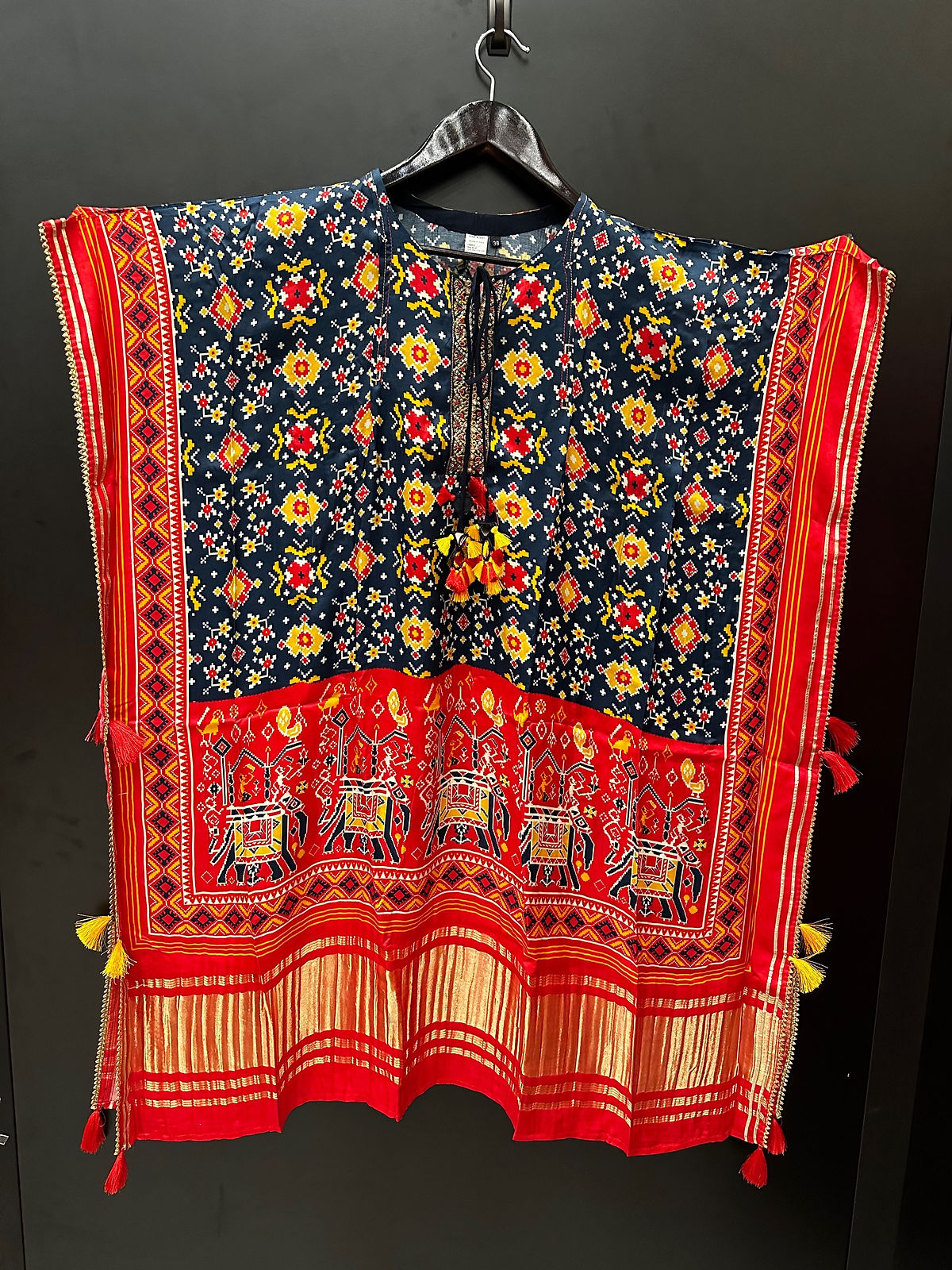 Women casual kaftan outfit