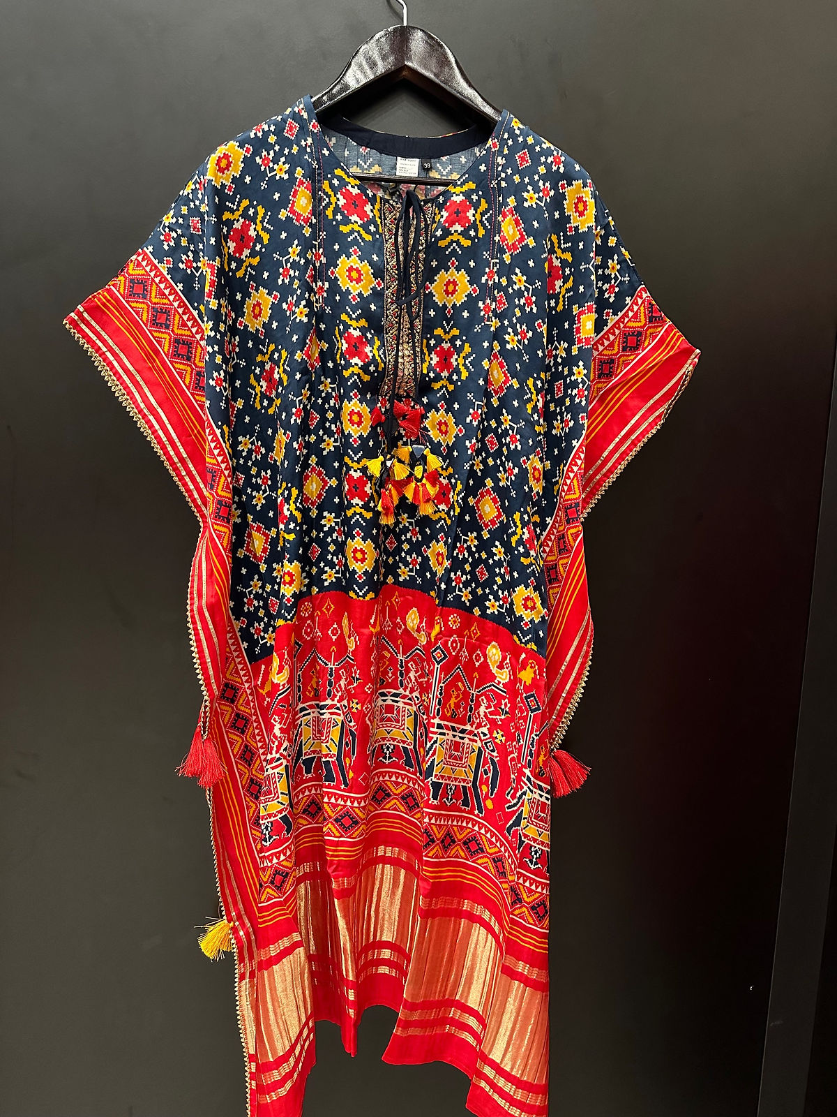 Women casual kaftan outfit